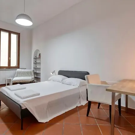 Fine Arts - Tv 40' Hd Netflix Prime Dazn Apartment *